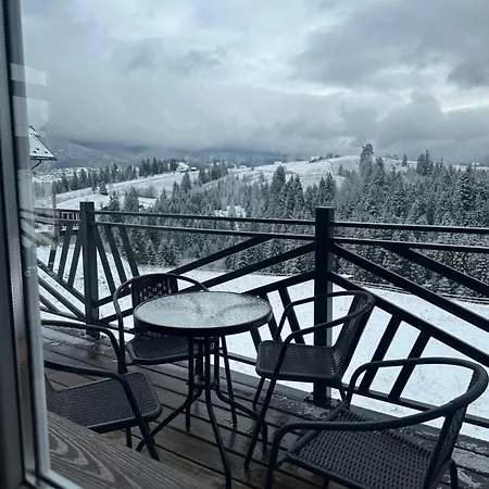 мелодія гір .апартаменти з видом на гори . Appartamento Vorokhta